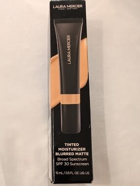 laura mercier Tinted Moisturizer - Beige Tone
